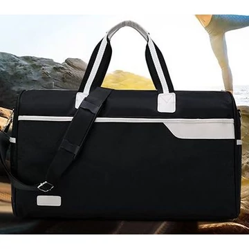 MBC közepes méretű sporttáska fényes anyagú fekete aa-001479